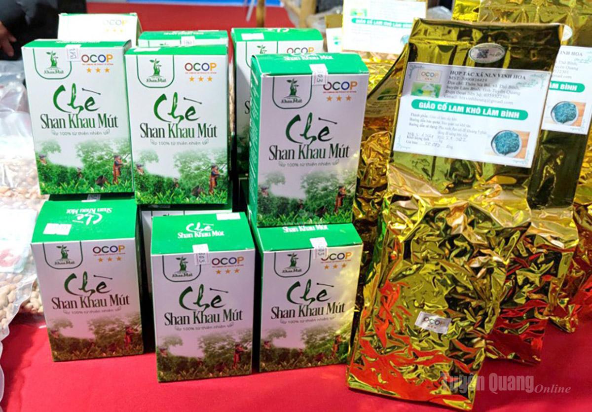 thưởng trà ngày Tết va che Shan tuyet