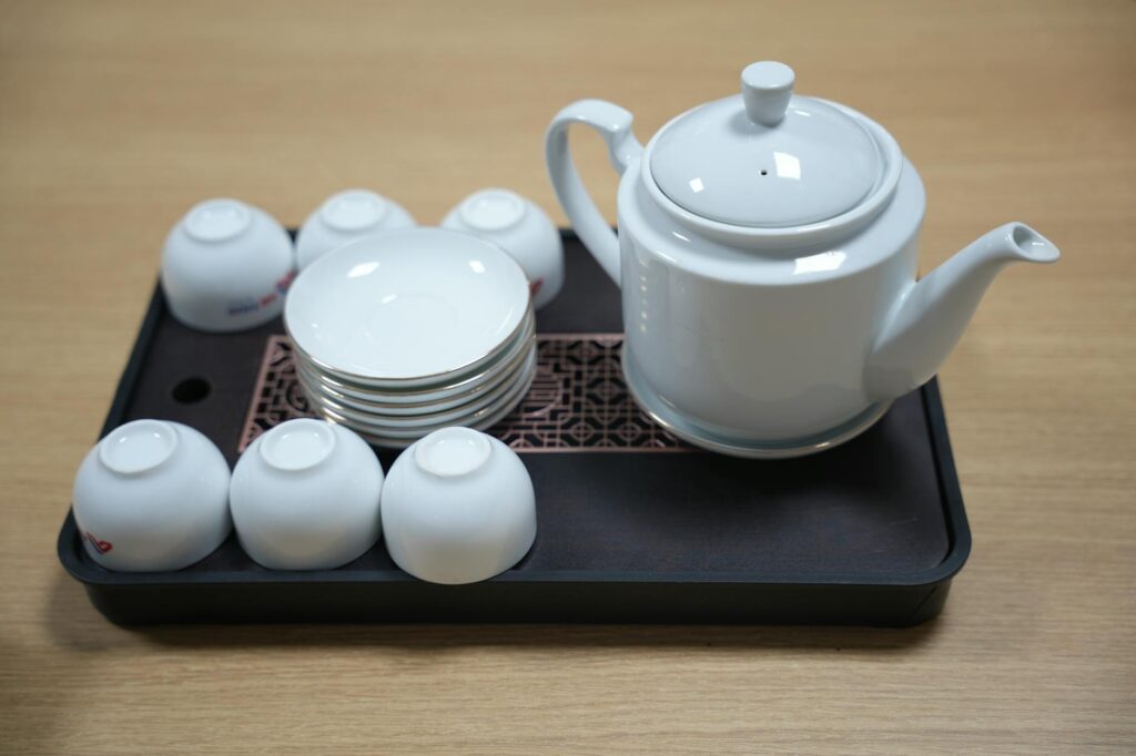 trà chiều phong cách tối giản - Ảnh lưu trữ miễn phí về ấm trà, bầu không khí thanh bình, bình đựng nước uống