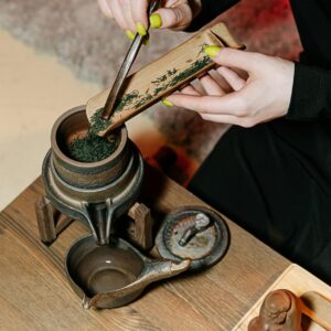 Cách pha trà ngon đúng chuẩn - Ảnh lưu trữ miễn phí về ấm trà, bàn, bình yên